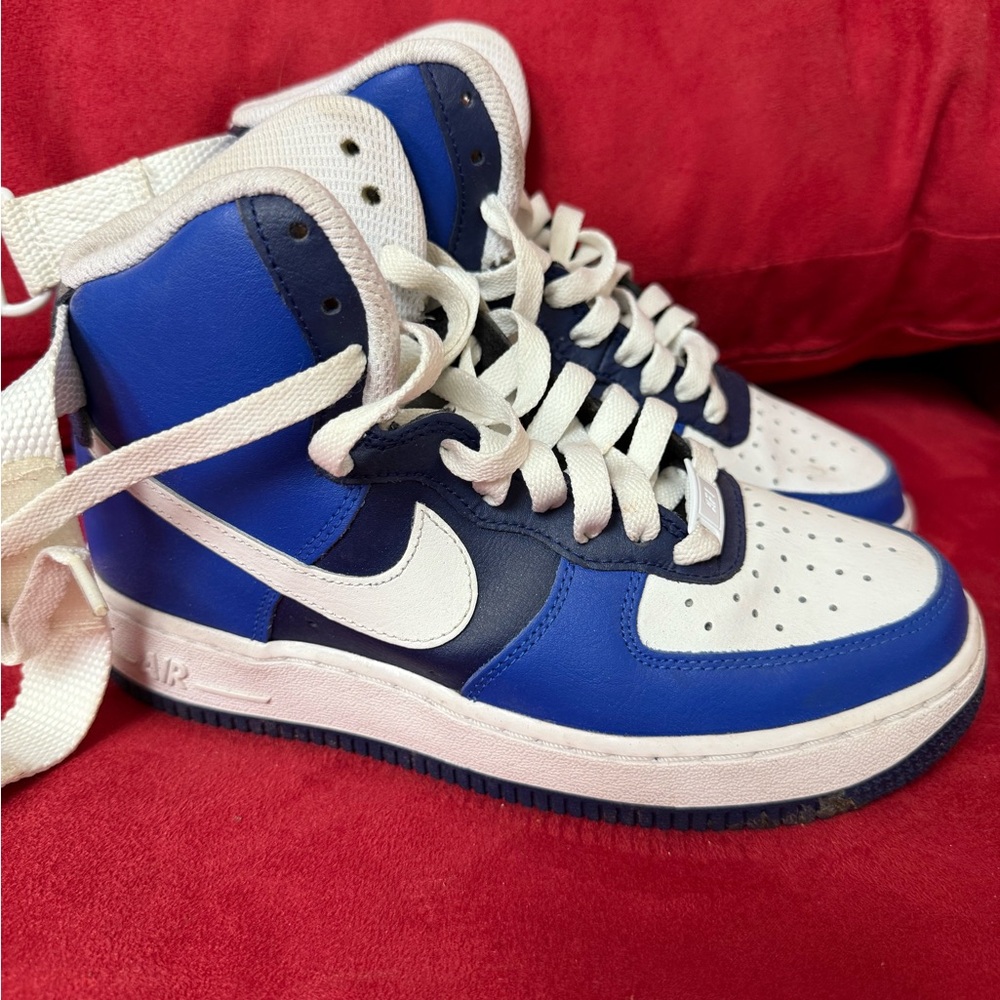 Nike High-Top Sneakers in Royal Blue, Navy & White